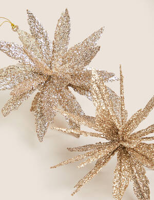 marksandspencer_XMAS2023_HOME_T40_1359P_Whimsical Heritage_trpytive zavesne ozdoby_zlata hvezda_399Kc_2ks_foto2.jpg